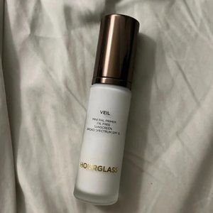 Hourglass Veil Mineral Primer
